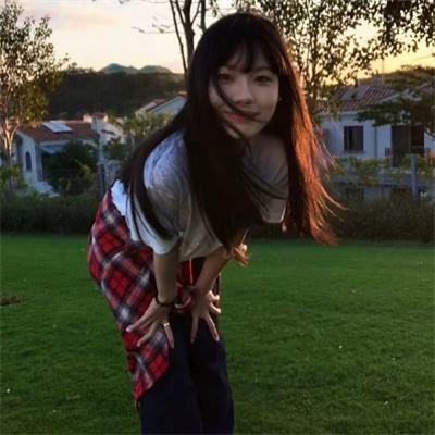甜蜜寂寞女孩